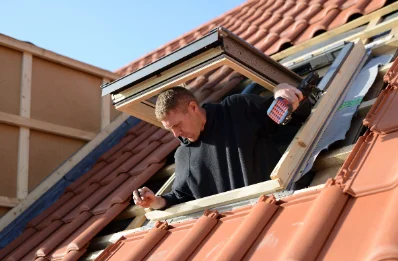 Pose de fenêtres de toit Velux à Montjoire